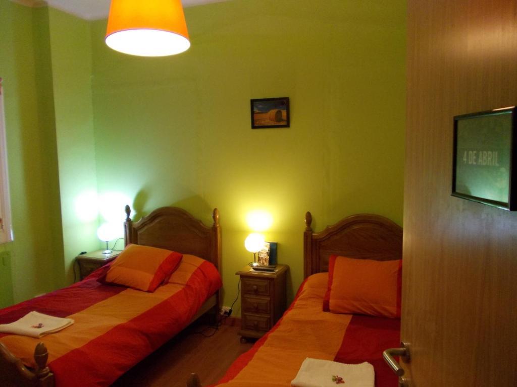 Hostel Hemingway Pamplona Szoba fotó